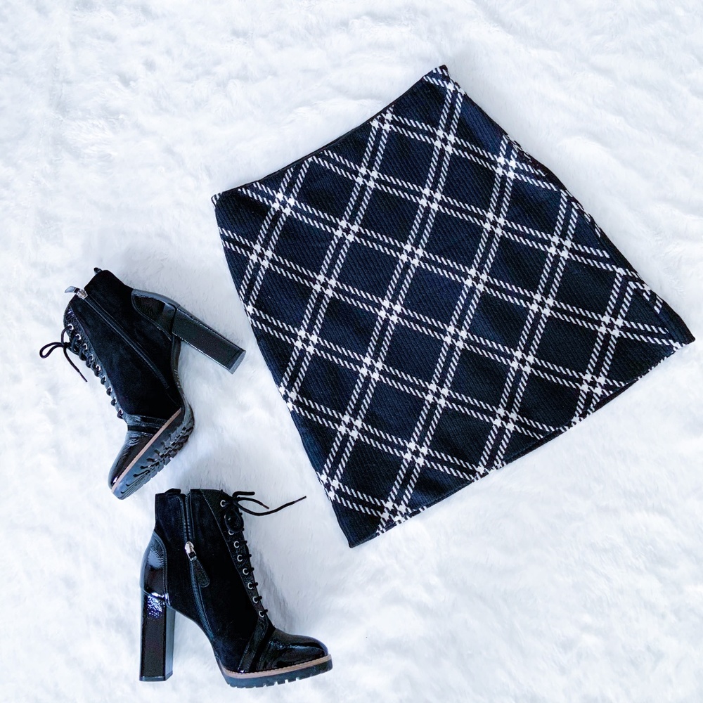 Ann Taylor | 100% Wool Mini Skirt Geometric Black White Warm Winter 8